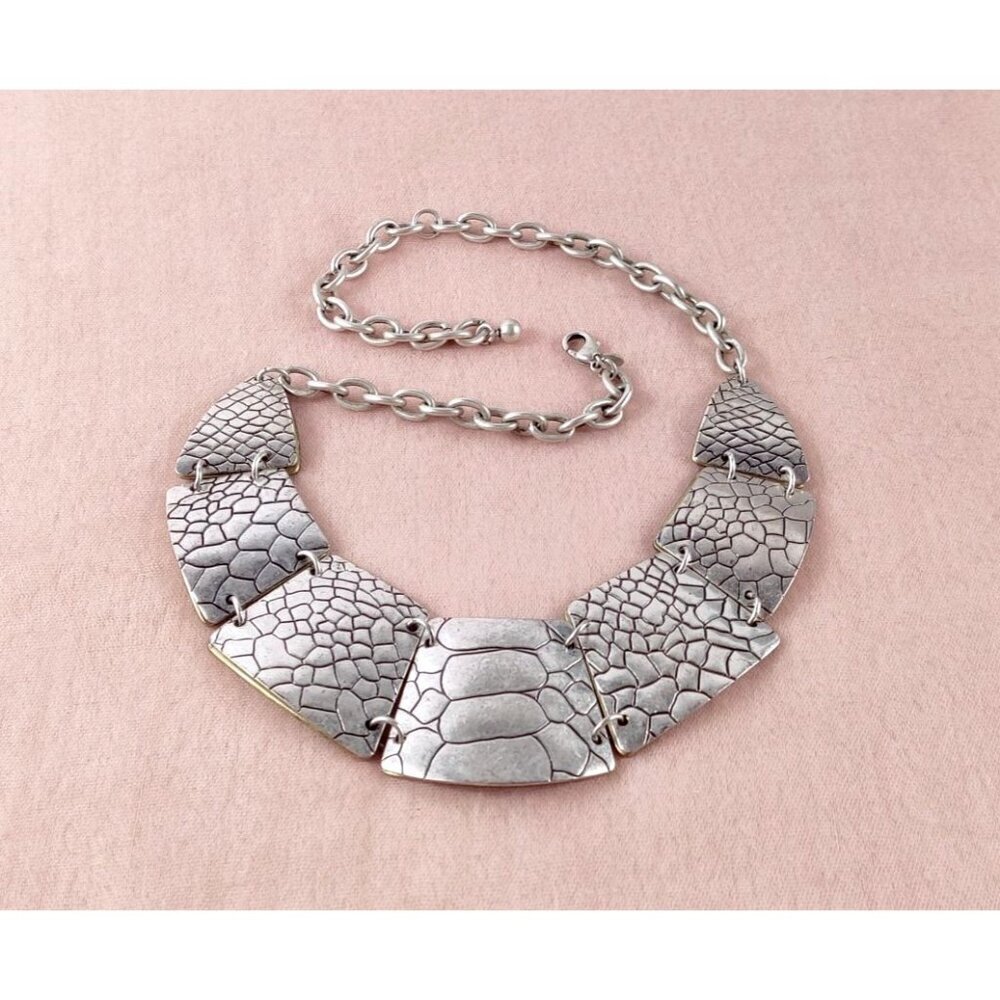Premier Designs Silver Coker Necklace Exotic Reptile Emprint Tribal Double Sided 25$